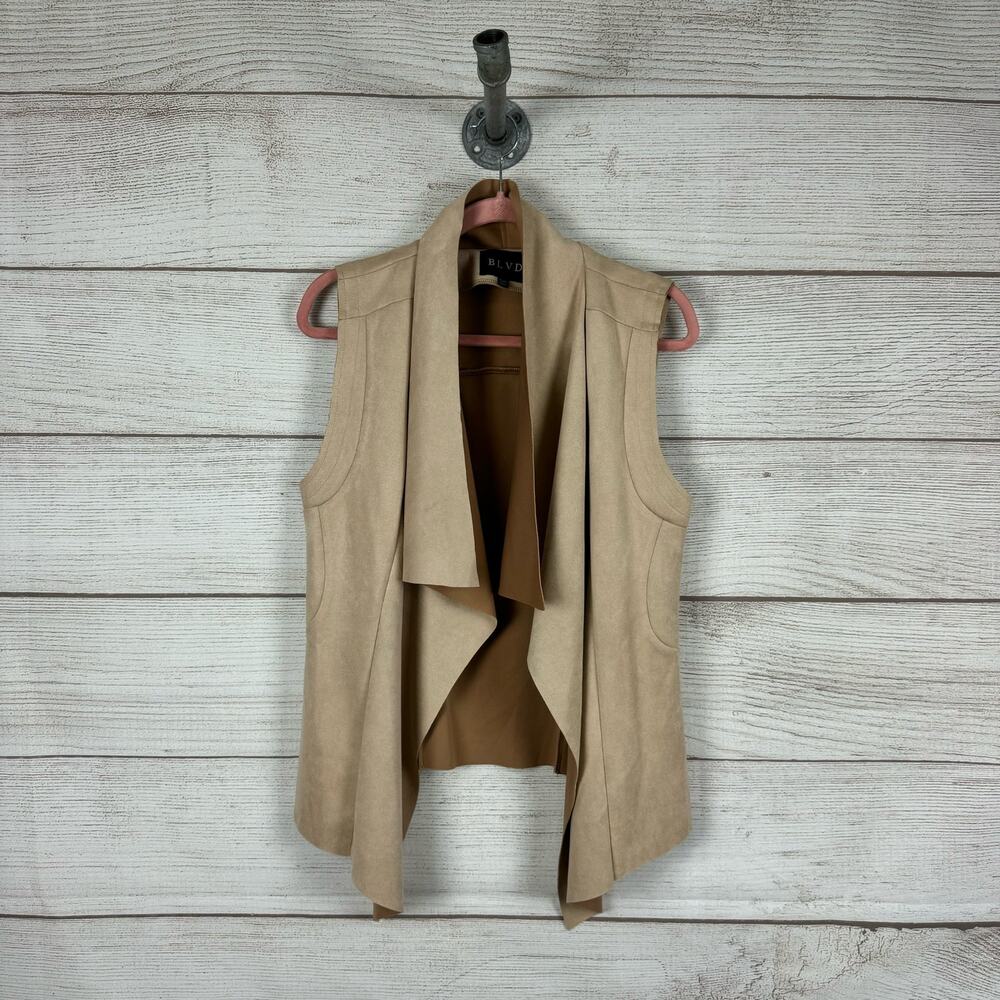 BLVD Women's Faux Suede Tan Sleeveless Fall Vest Size Small/Medium